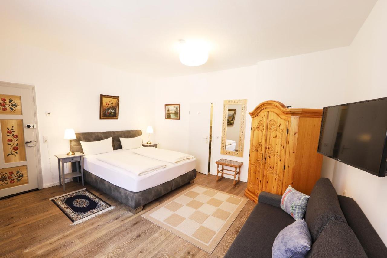Hotel Garni "Zum Engel" Oberguenzburg Kültér fotó
