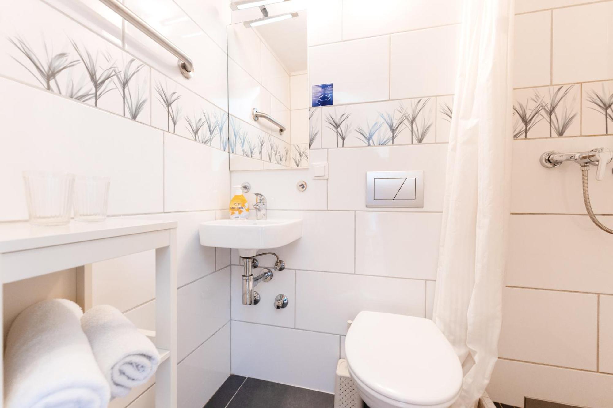 Hotel Garni "Zum Engel" Oberguenzburg Kültér fotó