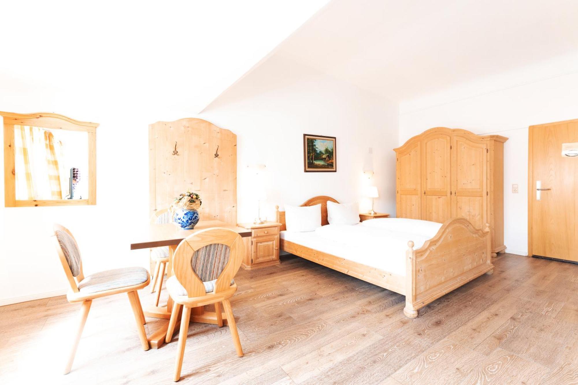 Hotel Garni "Zum Engel" Oberguenzburg Kültér fotó