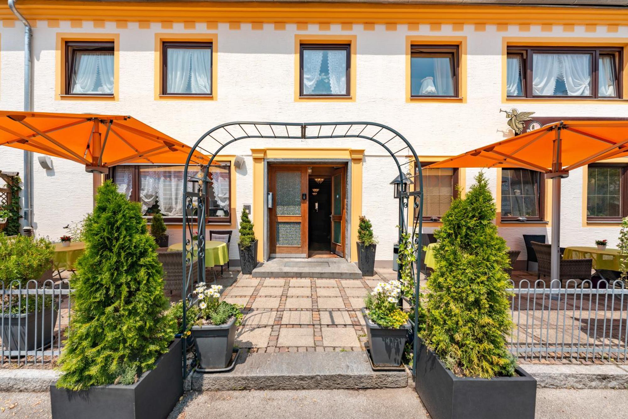 Hotel Garni "Zum Engel" Oberguenzburg Kültér fotó