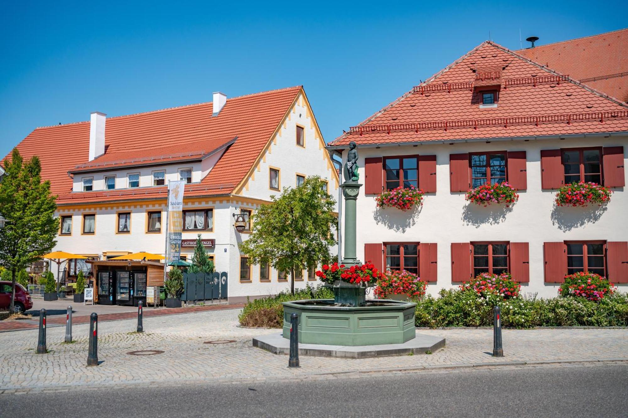 Hotel Garni "Zum Engel" Oberguenzburg Kültér fotó
