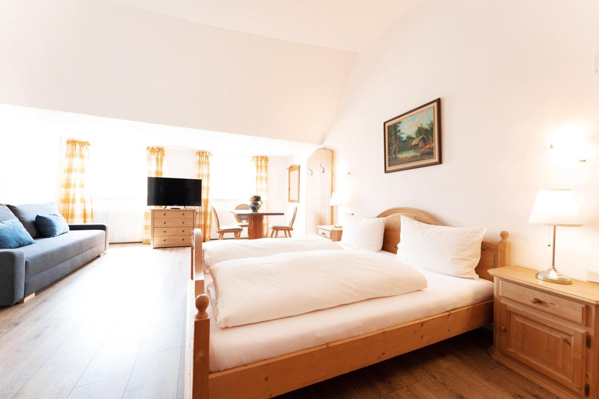 Hotel Garni "Zum Engel" Oberguenzburg Kültér fotó